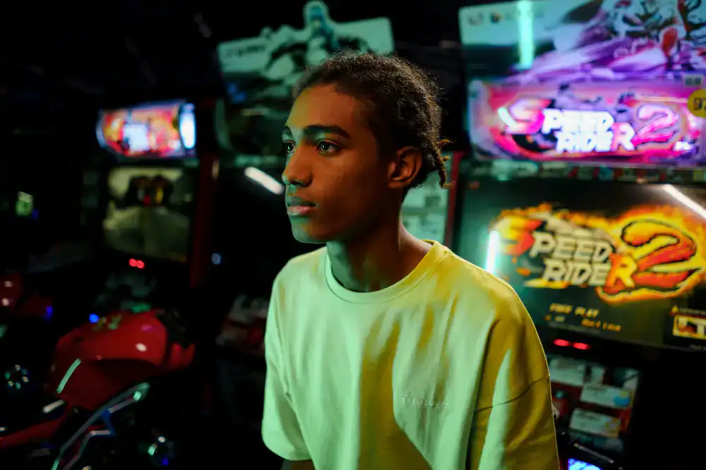 Professional fighting game player focused on a match